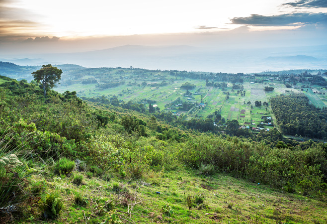 The Rift Valley View Point offers stunning views of rolling hills, lush greenery, and lakes, with the best views in early morning or late afternoon The Rift Valley View Point offers stunning views of rolling hills, lush greenery, and lakes, with the best views in early morning or late afternoon