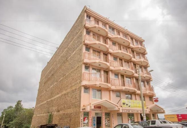 Eland Safari Hotel offers a restaurant, free WIFI, power backup, and rooms with en-suite bathrooms, satellite TV, and secure locks.