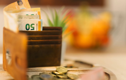 A Tourist’s Guide to Tipping in Kenya: When and How Much to Tip