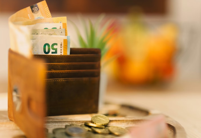 In Kenya, tipping is an important way to show appreciation, typically ranging from 10-15% in restaurants and hotels