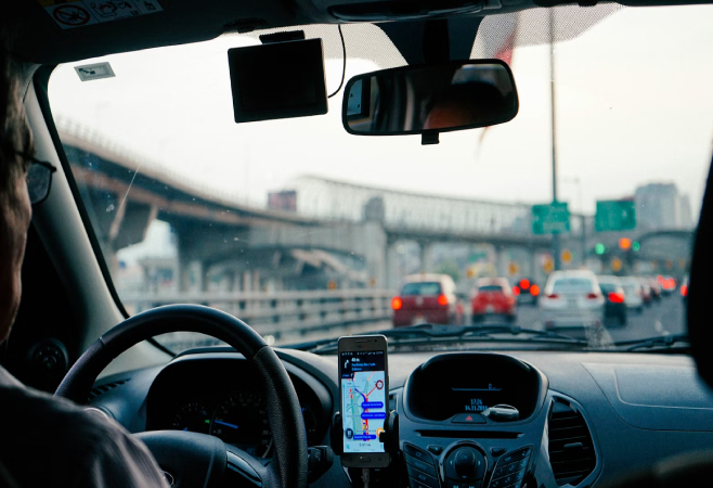 When tipping taxi drivers, the norm is to round up the final fare and leave the driver with the change