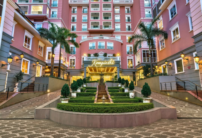 Villa Rosa Kempinski is one of Nairobi’s premier 5-star hotels, offering a luxurious experience from the moment you step through its doors
